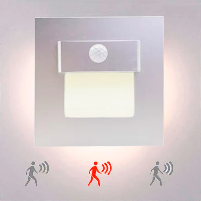 SPOT LUZ GUÍA DE PASO IVONE LED ASIMÉTRICO 3W CUADRADO PLATEADO CON SENSOR DE MOVIMIENTO LUZ CÁLIDA - Image 5