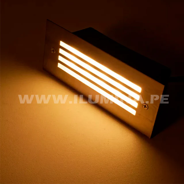 SPOT LUZ GUÍA DE PASO DE ESCALERA CON REJILLA MODELO GRANDE LUZ CÁLIDA - Image 4